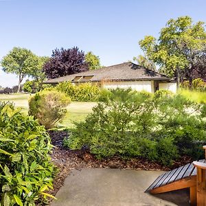 Superior Bungalow Suite
