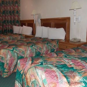 Economy Triple Room