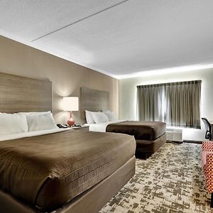 Queen Suite Mobility accessible