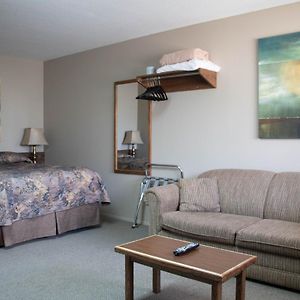Budget King Room