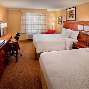 Queen Room Mobility or hearing accessible