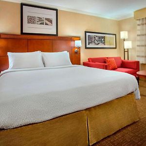 Deluxe  Room Mobility or hearing accessible
