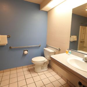 Queen Room Mobility accessible