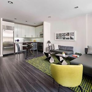 Premium One-Bedroom King Suite