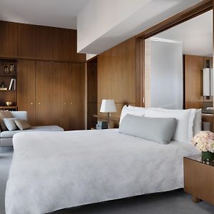 Executive Club Room