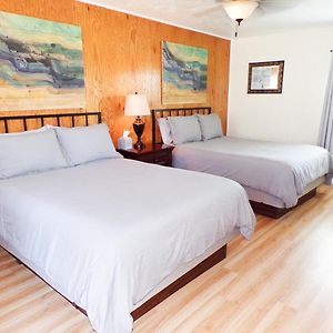 Family Queen Room