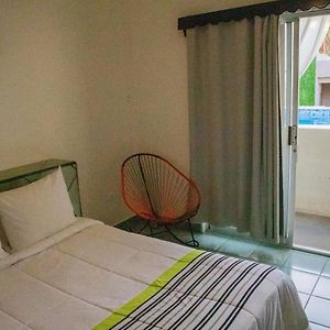 Deluxe Pool Side King Room