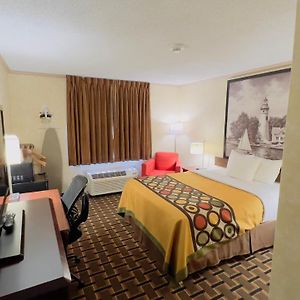 Queen Room Mobility accessible