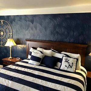 Deluxe King Suite