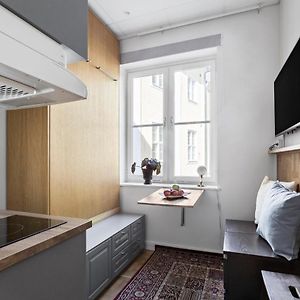 Compact King Studio