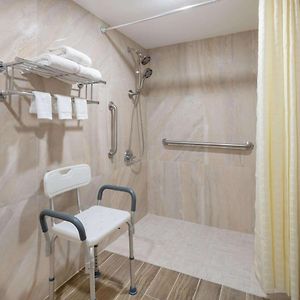 King Room Mobility accessible