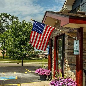 Americas Best Value Inn & Suites Detroit Lakes
