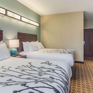 Queen Room Mobility accessible