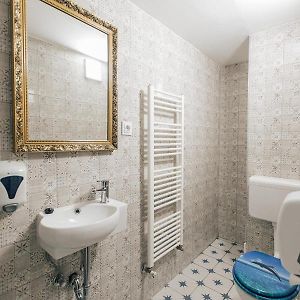 Dormitory Room Female only