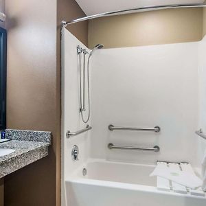 Queen Suite Mobility accessible
