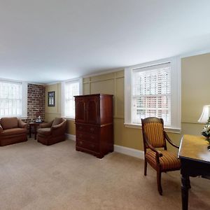 Tradition King Room