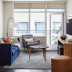 Design One-Bedroom Apartment