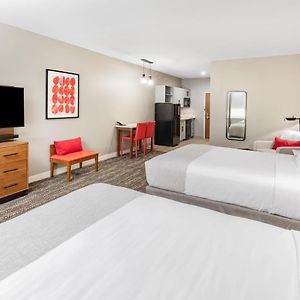 Queen Room Mobility or hearing accessible
