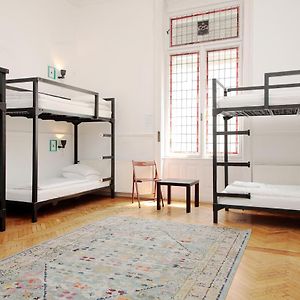 Dormitory Room Mixed
