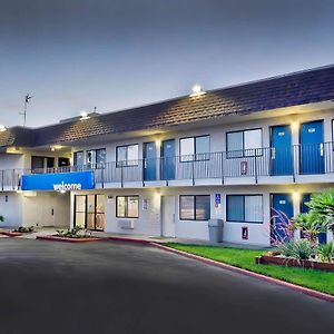 Motel 6-Palmdale, Ca