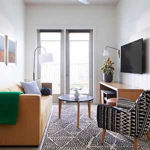 Design One-Bedroom Apartment