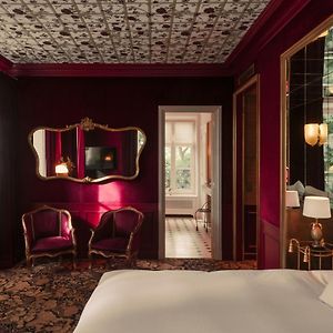Grand King Suite