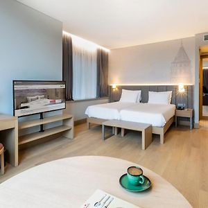 Premium King Room