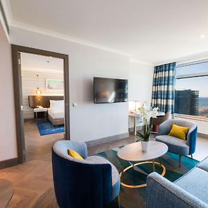 One-Bedroom King Suite