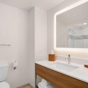 Queen Room Hearing Accesible