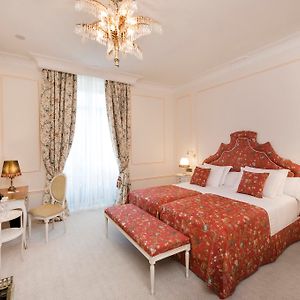 Grand Deluxe King Room
