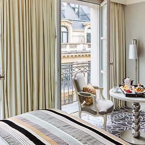 Luxury Queen Room