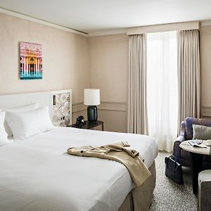 Luxury Queen Room