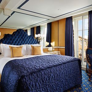 Royal King Room