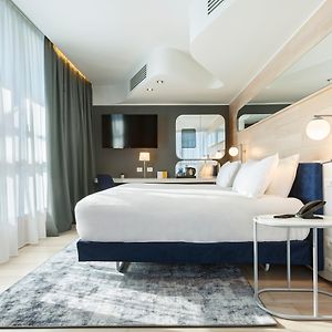 Premium Corner King Room