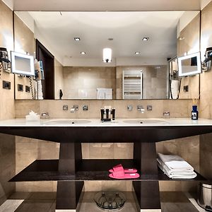 Premium Queen Room