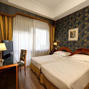 Classic Twin Room