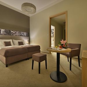 Comfort King Room