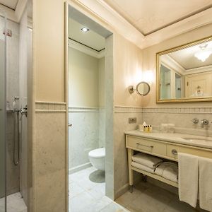 Grand Triple Room