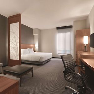 Upper Floors King Room