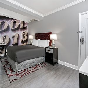 Standard Queen Room
