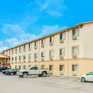 Super 8 By Wyndham San Antonio/Fiesta