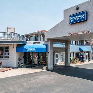 Rodeway Inn & Suites