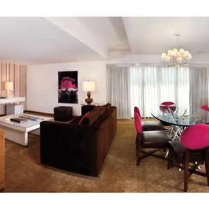 Cosmopolitan King Suite