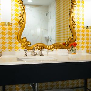 Premium Queen Room