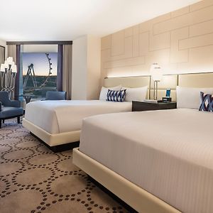 Deluxe Tower Queen Room
