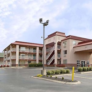 Days Inn By Wyndham Airport Nashville East