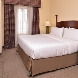 One-Bedroom King Suite