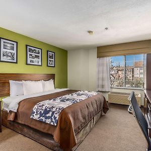 Premium King Room