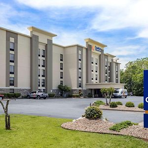 Comfort Inn & Suites Airport