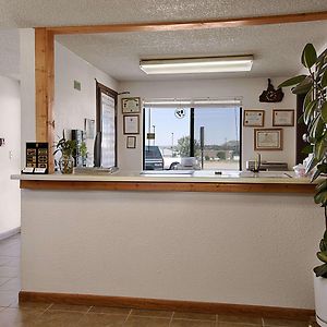 Super 8 By Wyndham Douglas